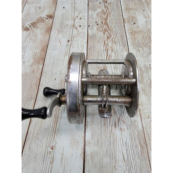 Vintage South Bend Model No. 790 Smoothcast Direct Drive Fishing Reel - Picture 3 of 8